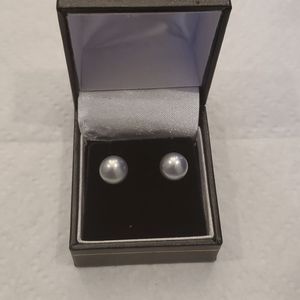 Genuine 8 mm gray freshwater pearl earrings